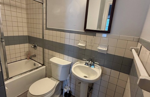 Central Park North Apartment | Chic Studio apartment in New York with WiFi, AC #2