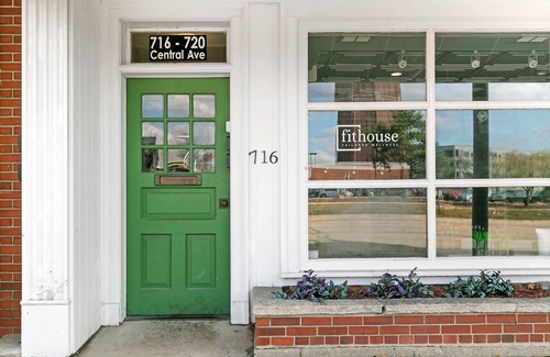 Highland Park Apartment | Chic Studio in Downtown Highland Park near Metra
