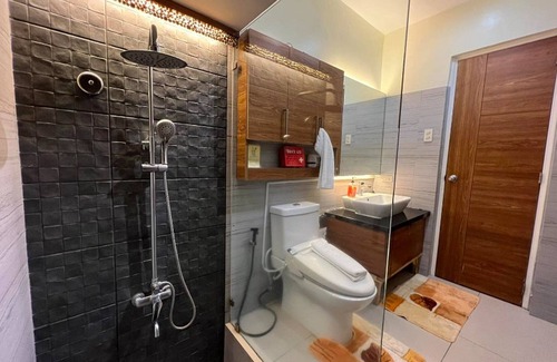 Tagaytay Cabin | Chic Suite with Mountain View + Zen Room Access
