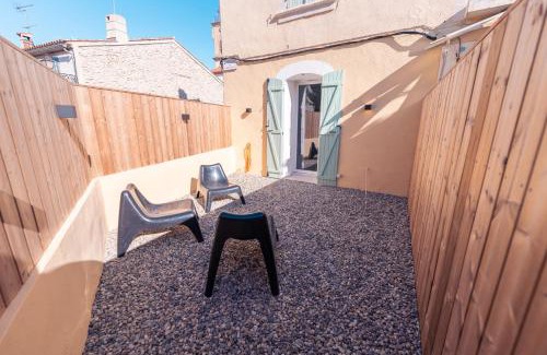 Chateauneuf-les-Martigues Apartment | Chic T2 climatisé proche plages