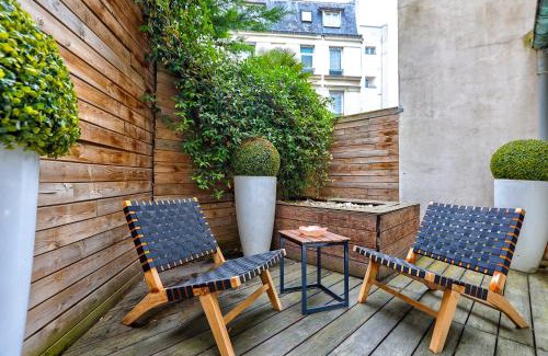 Champs-Elysees Apartment | Chic Terrasse a 5min des Champs-Elysees with AC