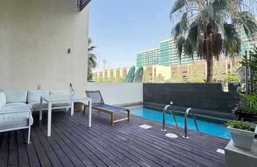 Al Raha Beach House | Chic Townhouse | Beach, Pool & Kayak Access