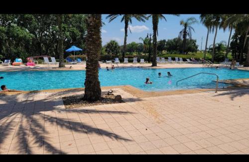 Coffeyville House | Chic Two Story Orlando Condo Near Disney