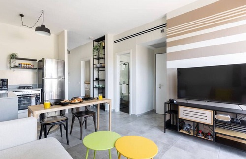 Florentin Apartment | Chic Urban Getaway with Balcony