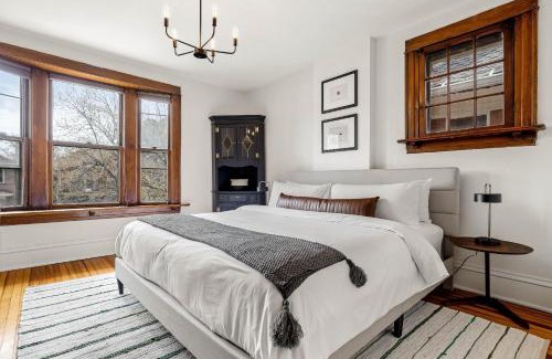Cheesman Park House | Chic Victorian Manor - Sleeps 12 - Congress Park