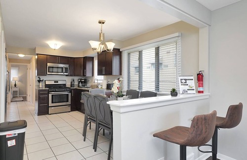 Forestview House | Chicago FHS Rental - Narragansett