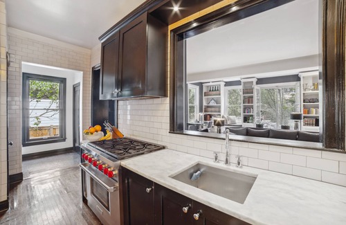 Ravenswood House | Chicago Home w/Hot Tub < 2 Mi to Wrigley Field