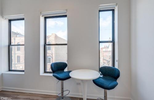 River West Hotel | Chicago Third Floor Studio by 747 Lofts
