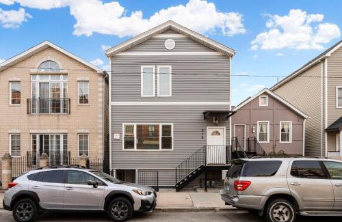 West Town House | Chicago Treasure 4 Bed Getaway