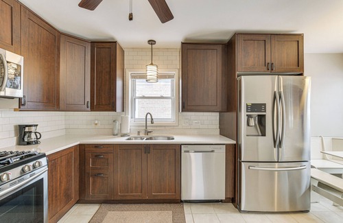 West Pullman House | Chicago Vacation Rental, 19 Mi to Downtown Area!
