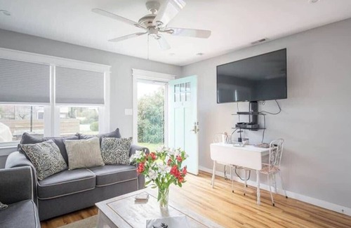 Chic's Beach House | Chic’s Beach Beauty S