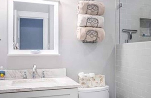 Chic's Beach House | Chic’s Beach Beauty S