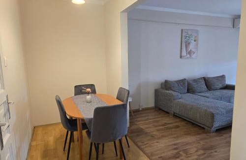Komarom Apartment | Chill Apartman