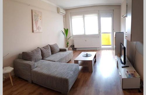 Komarom Apartment | Chill Apartman