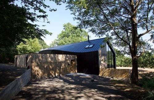 Abbess Roding House | Chill @ architect designed home with wild swimming