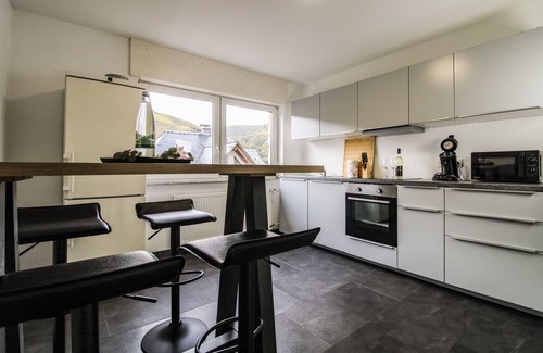 Kaimt Apartment | Chill Out Area mit Großer Terrasse, Hängematte und 75 Zoll Smart TV