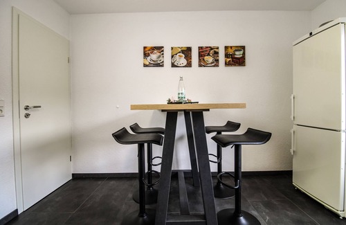 Kaimt Apartment | Chill Out Area mit Großer Terrasse, Hängematte und 75 Zoll Smart TV