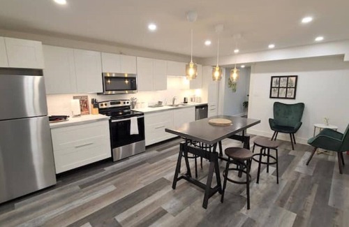 Sardis House | Chilliwack Mountain spacious suite