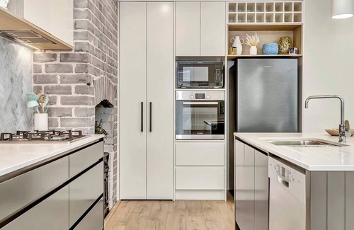 Birkenhead Cottage | Chimney Cottage Family Gem where Beach meets Port