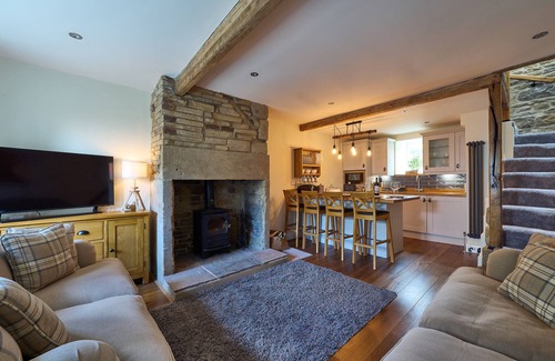 Hepworth Cottage | CHIMNEY COTTAGE, pet friendly, character holiday cottage in Hepworth
