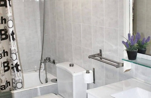 Tarragona Apartment | China -Double or Twin Room with Swimming