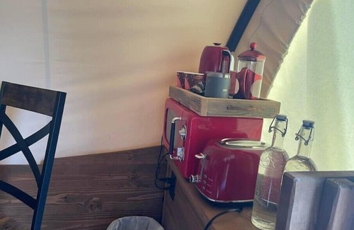 Salmon Cabin | Chisholm “Conestoga” Wagon at J&J Cabins