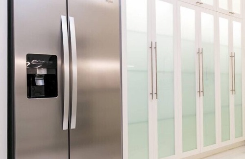 Barbican Apartment | Choose To Be Happy @ The GAIA [2-Bedroom w/Pool]
