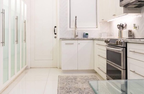 Barbican Apartment | Choose To Be Happy @ The GAIA [2-Bedroom w/Pool]
