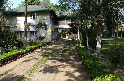Dibrugarh Villa | Chowkidinghee Heritage Chang Bungalow