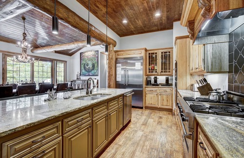 Christie Heights House | Christie Heights Elegant Retreat - Incredible Mountain Home Close to Slopes, Hot Tub, Pool Table