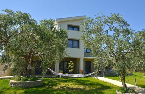 Potos House | Christin Calm Houses