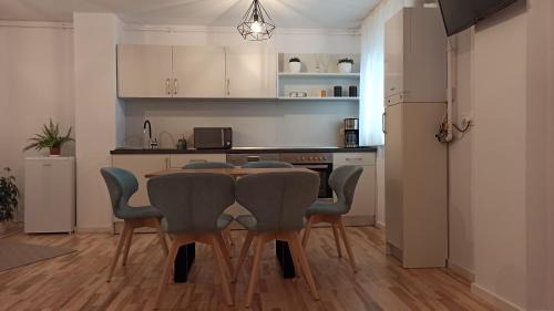 Sighisoara Apartment | Chrysanthemum