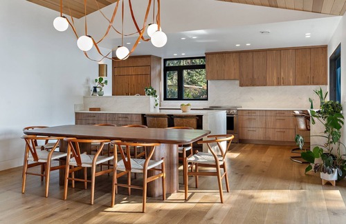 Bellingham House | Chuckanut Beachfront Sanctuary w/Bay View, Private Beach, Hot Tub & Wildlife