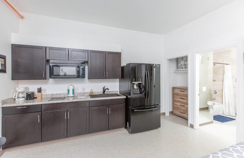 Abbott Loop Apartment | Chugach Mountains View South Anch Premium Suite