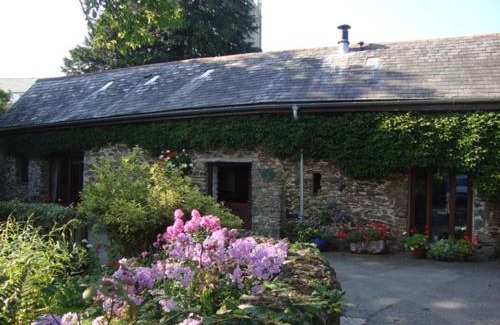 Harberton Bed & Breakfast | Church Barn