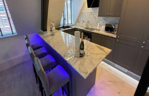 North Shore Apartment | Church deluxe Apartment with 3 bedrooms