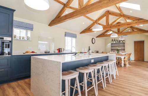 Dunwich Cottage | CHURCH FARM BARN, pet friendly, luxury holiday cottage in Westleton