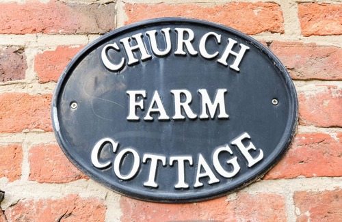 Darley Moor Cottage | CHURCH FARM COTTAGE, pet friendly, with open fire in Edlaston
