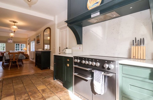 Dunwich Cottage | CHURCH FARM, DUNWICH, pet friendly, with open fire in Westleton
