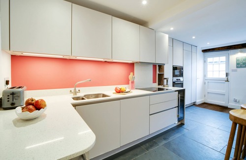 Port Isaac House | Church Hill House - Newly renovated chic 4 bed home, sleeps 8+parking+dogs