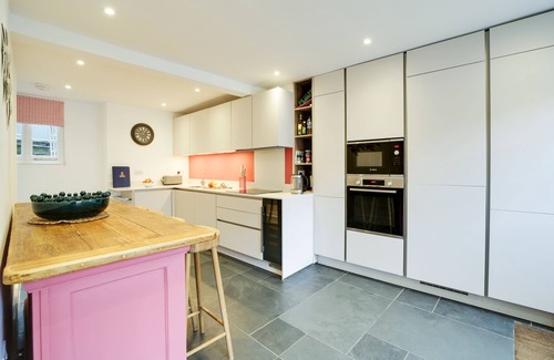Port Isaac House | Church Hill House - Newly renovated chic 4 bed home, sleeps 8+parking+dogs