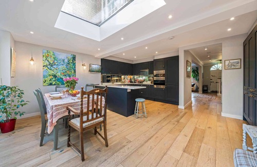 Wimbledon House | Church Road - Four Bedroom House, Sleeps 8