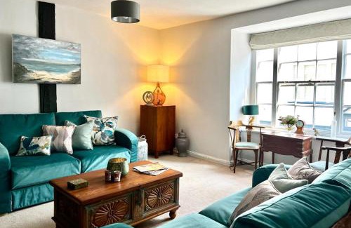Topsham Apartment | Church View a first floor apartment in the heart of historic Topsham