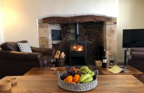 Hatherleigh House | Church View Cottage & Barn