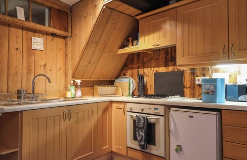 Lyme Regis Cottage | CHURCH VIEW, family friendly, country holiday cottage in Lyme Regis