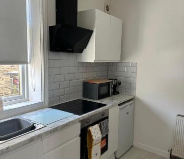 Brighouse Apartment | Church View house,2bed,brighouse central location