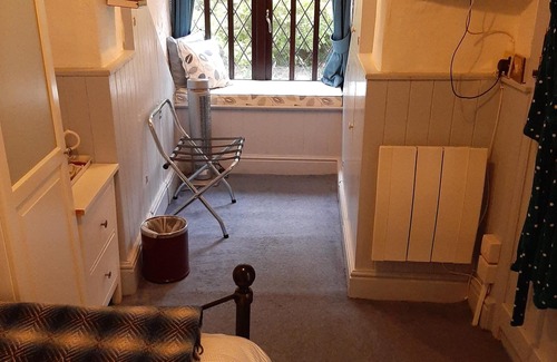 Chesterfield Bed & Breakfast | Church Villa B&B