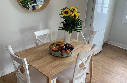 Urangan Cottage | Churchill Cottage - 300 meters to the bay, Kid friendly!