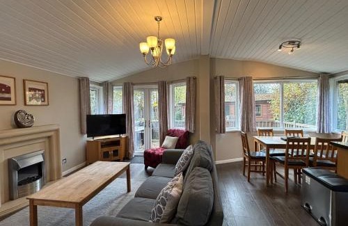 Churchill House | Churchill Lodge