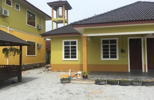 Kampung Gong Kempas House | Cikgu CTZ Homestay (B)